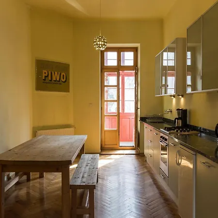 Airy And Sunny Apartment In The Centre Of Krakow Apartment